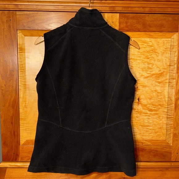 The North Face - size S black vest - 100% polyester. - Picture 2 of 5
